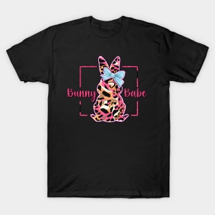 abstract pink bunny babe T-Shirt